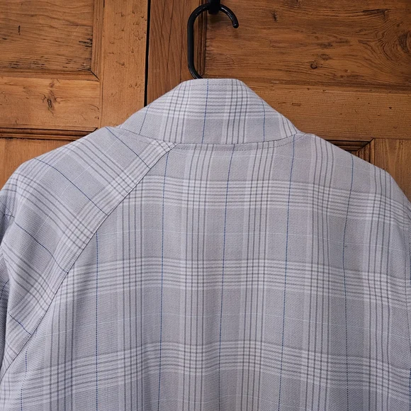 Men's Stylish Gray Plaid Jacket With Detailed Lining - Picture 10 of 11